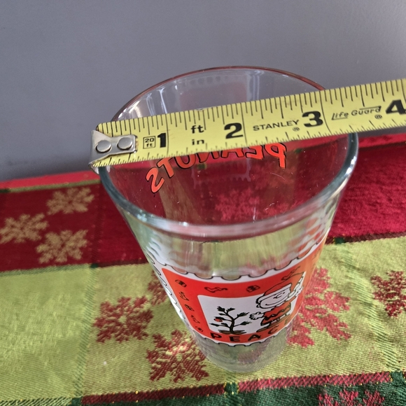 Charlie Brown w Santa Hat & Christmas Tree w (Peace)(Peanuts) 16oz Pint GlassR - Picture 8 of 16